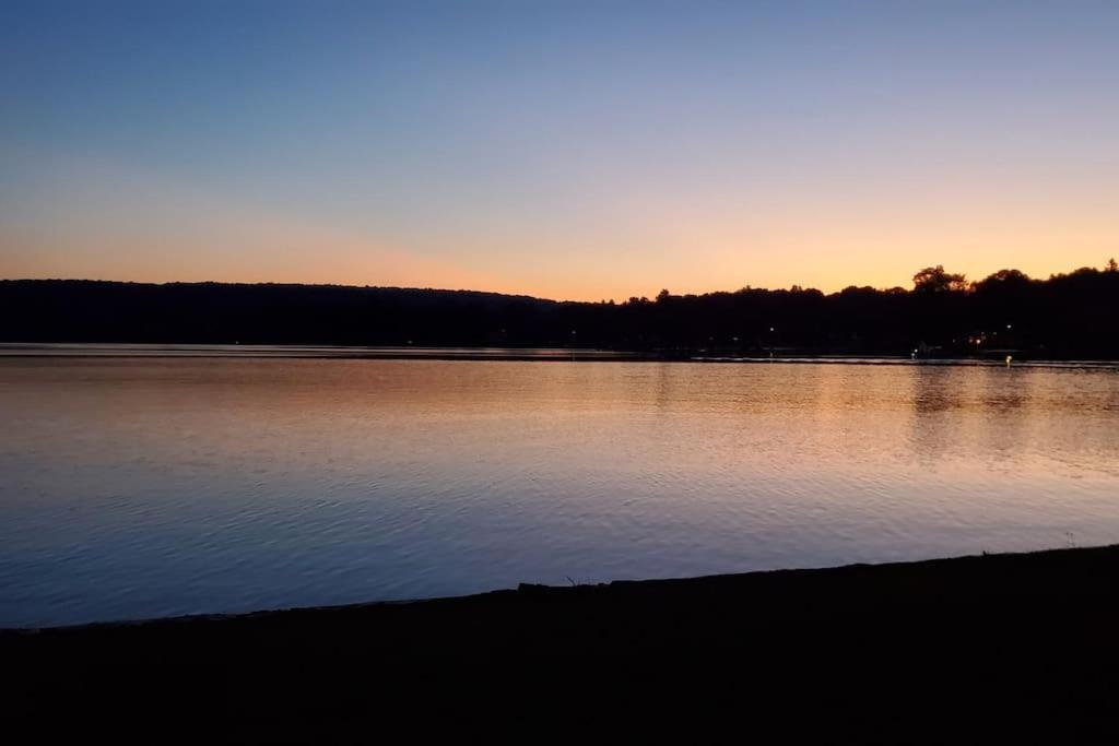 Serenity Sunset Brocton Exteriör bild